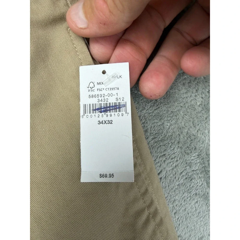 NWT Gap Men's Khakis Pants‎ 34x32 Beige Pleated Twill Tapered Leg Cotton